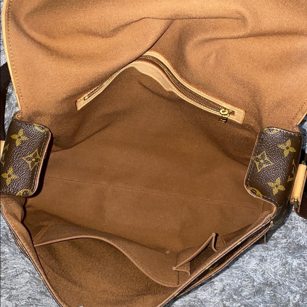 Louis Vuitton monogram abbesses bag - Picture 5 of 12